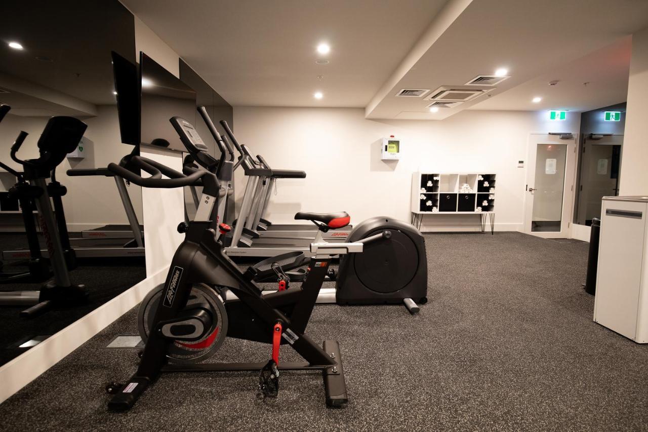 Movenpick Hotel Melbourne On Spencer Екстериор снимка