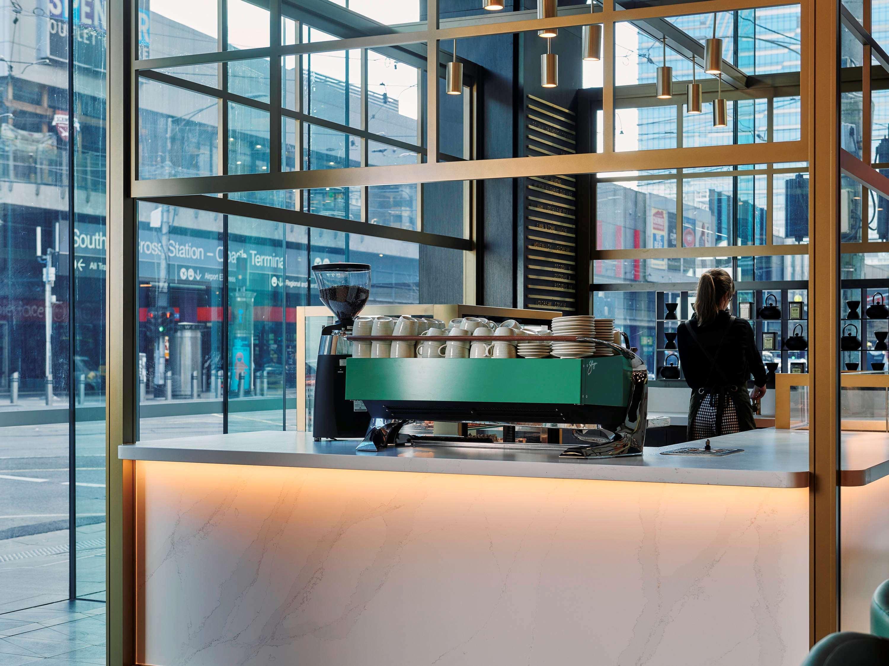 Movenpick Hotel Melbourne On Spencer Екстериор снимка
