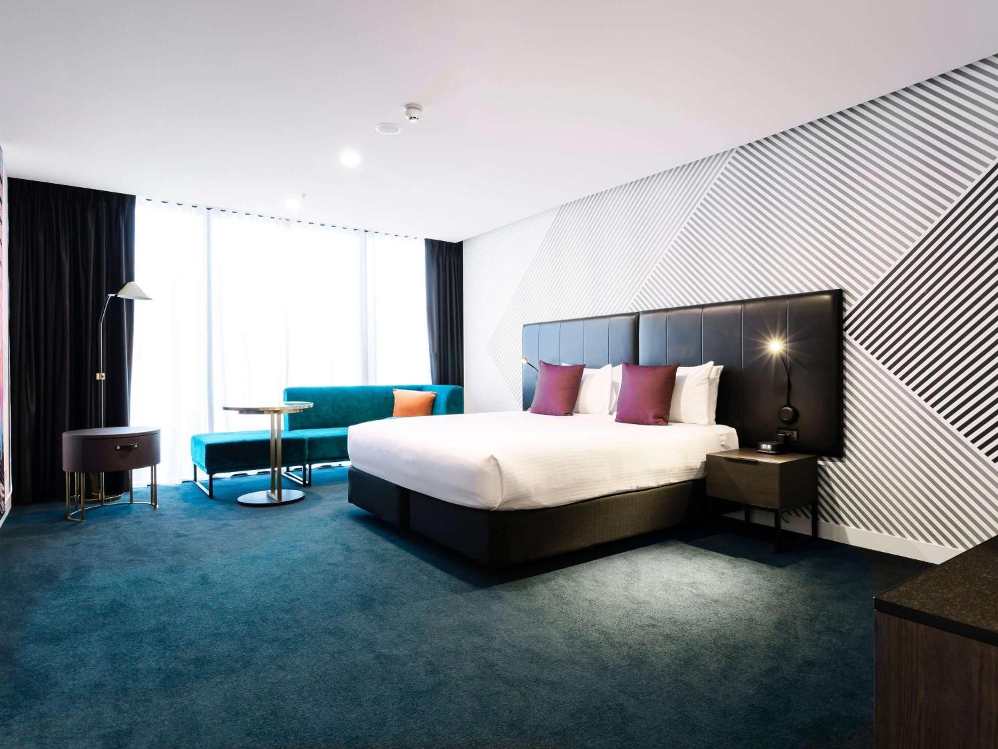 Movenpick Hotel Melbourne On Spencer Екстериор снимка